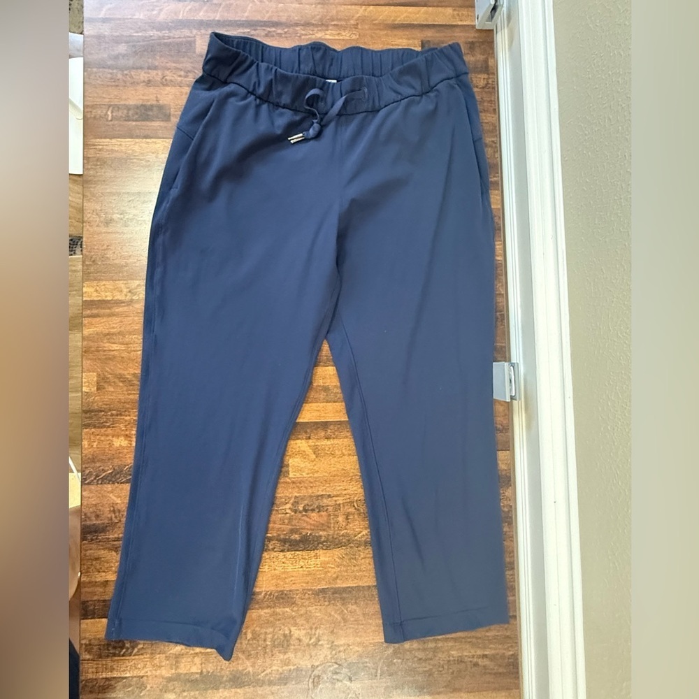 Lululemon On the Fly Crop 23" True Navy Pants Size 8 Straight leg - Picture 4 of 11